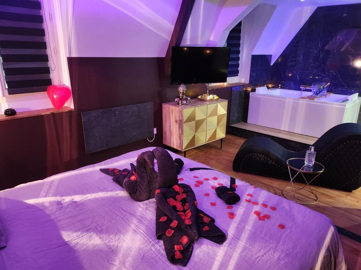 Caen, Tu M'Aimes - Suite Romantique Екстер'єр фото